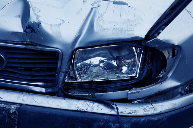 What are the criminal and civil consequences that derive from the exclusive fault of the victim in a traffic accident?